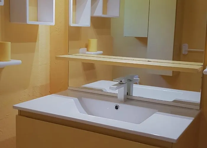 U Melu Grand T3 Jaune à L'étage Appartement Tiuccia